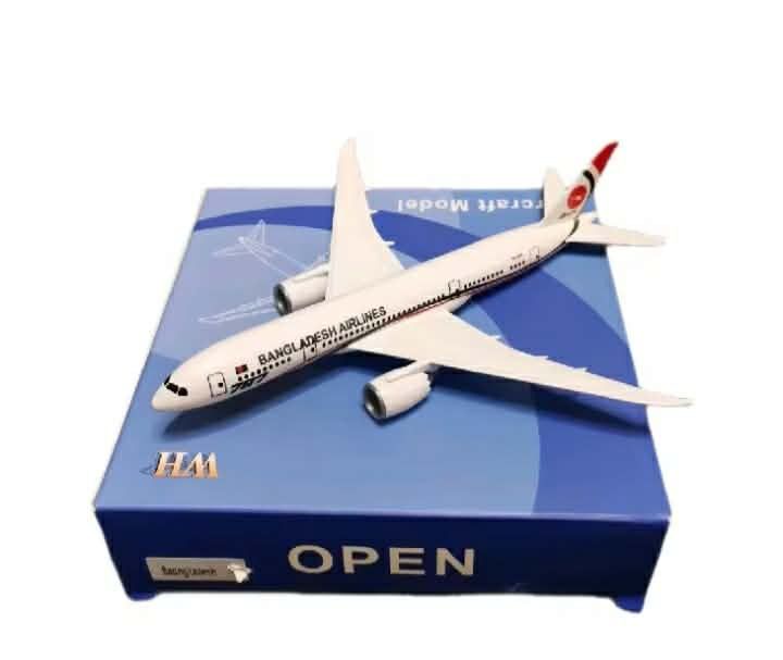 6 inches DAICAST airplane with stand (Category: Toys & Collectibles) located in Manila. Submitted by iliasjen3082126 (Listing ID 1459812994, Image 1). Description: .