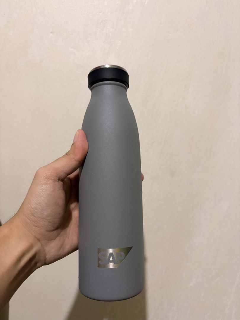 720°DGREE Insulated Water Bottle 500ml Grey (Category: Water Bottles & Tumblers) located in Manila. Submitted by knightto2112 (Listing ID 1459889807, Image 3). Description: - 720°DGREE Water Bottle - Color: Grey - Capacity: 500ml - Keeps drinks cold or hot - Ideal for everyday use - Shows minor scuffs from normal wear (please check photos for details) - Has a company label (as company giveaway) Rfs: Selling because too small for my needs. I need 