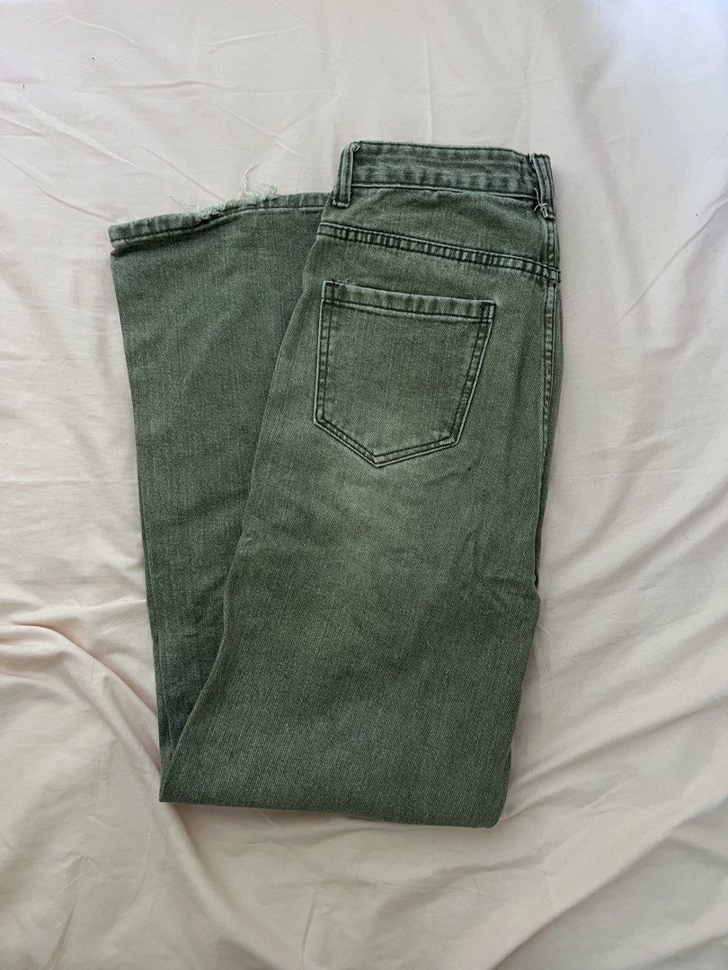 80RERAI OLIVE GREEN BAGGY PANTS (Category: Jeans) located in Manila. Submitted by coles.collection (Listing ID 1459772303, Image 3). Description: - brand: 80rerai - size; •w - 25-26 •l - 40 •r - 12 - ganda neto promise, mahaba lang talaga sakin kaya di ko nagagamit.