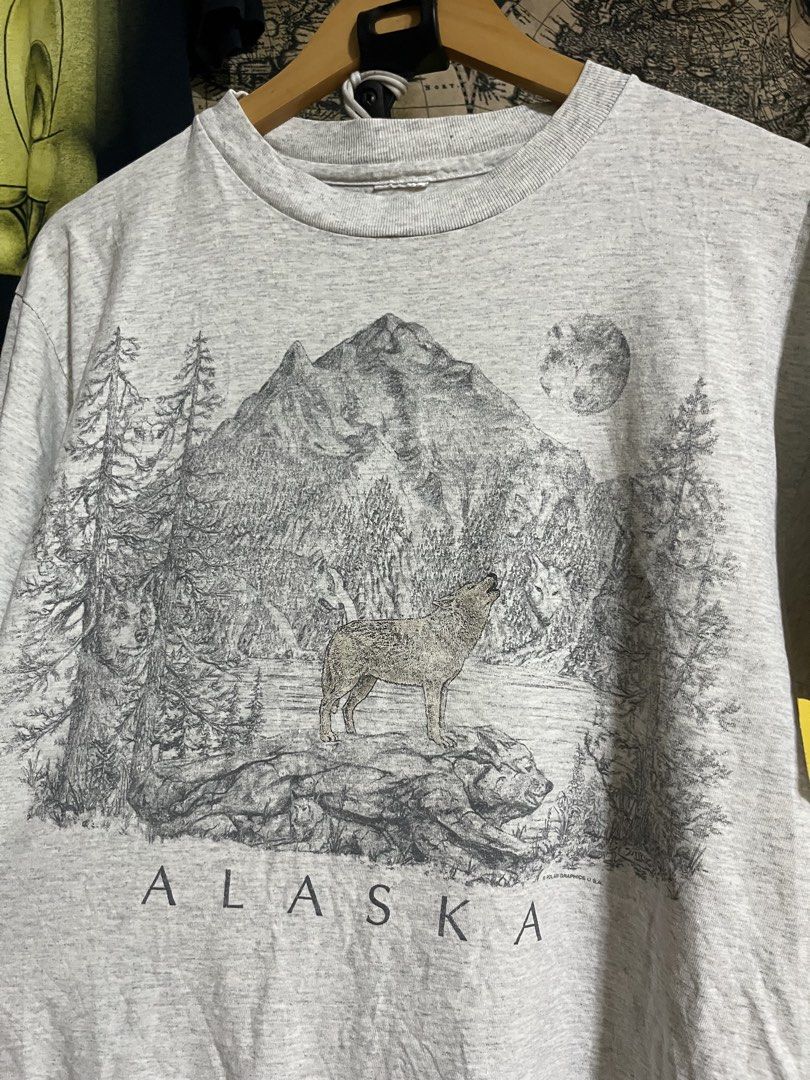 90s Vintage howling wolf alaska Tshirt (Category: Tshirts & Polo Shirts ) located in Quezon. Submitted by shirthappens01 (Listing ID 1459816789, Image 2). Description: .