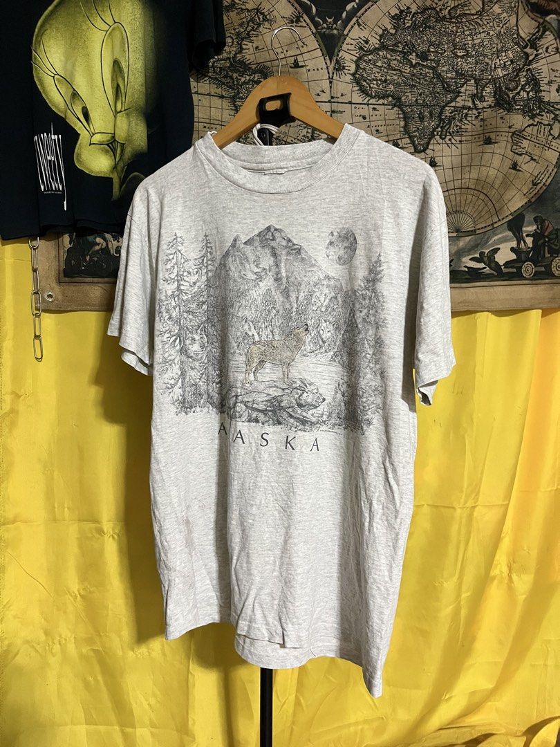 90s Vintage howling wolf alaska Tshirt (Category: Tshirts & Polo Shirts ) located in Quezon. Submitted by shirthappens01 (Listing ID 1459816789, Image 1). Description: .