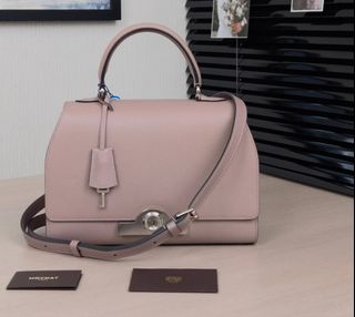 (Category: ) located in . Submitted by millenlavish_outlet (Listing ID 1459790799, Image 1). Description: .