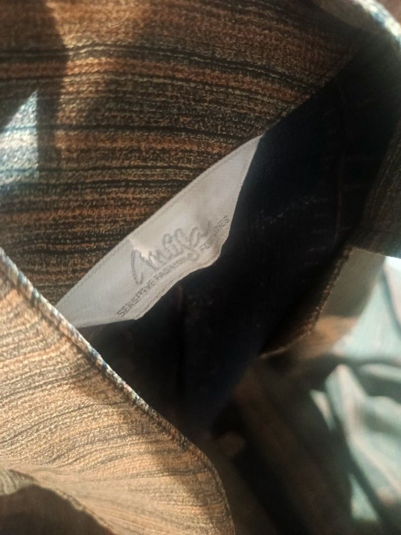 🧥 MISSHA Brown Woven-Pattern Blazer / Jacket (Category: Coats, Jackets and Outerwear) located in Aparri. Submitted by jackdeclutter1111 (Listing ID 1459860008, Image 3). Description: ✨ Item Details - Brand: MISSHA (Korean fashion brand — stylish, quality pieces!) ​ - Type: Open-front Blazer / Lightweight Jacket ​ - Color: Earthy Brown & Olive base with warm Orange/Rust woven geometric pattern — unique ethnic/boho vibe ​ - Material: Soft, texture