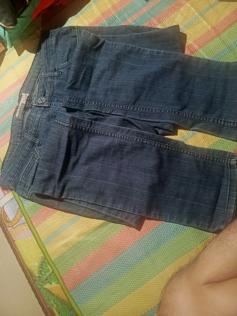 👖 OXYGEN Denim Jeans (Category: Jeans) located in Aparri. Submitted by jackdeclutter1111 (Listing ID 1459852600, Image 1). Description: - Brand: OXYGEN (Philippine local brand, good quality denim) ​ - Type: Regular / Straight Cut Jeans ​ - Color: Dark Blue Wash ​ - Material: Soft, sturdy cotton-blend denim ​ - Features: Classic 5-pocket style, branded metal button, contrast stitching ​ - Condition: Excellent pre-owned — no rips, holes, stains, o