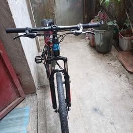 🚴 TRINX M100 – 26er 🚴 (Category: Bicycles) located in Caloocan City. Submitted by livedog_de0484 (Listing ID 1459730012, Image 2). Description: ✨ GOOD CONDITION 🔹 Frame: Alloy with Internal Cabling 🔹 Speed: 3x7 Speed (21-Speed) 🔹 Shifter/RD: Shimano Tourney 🔹 Brakes: Hydraulic Disc Brakes 🔹 Tires: Kenda 🎁 FREE ACCESSORIES Available when purchased at the regular, non-negotiable price of ₱5,900: 🔒 Bike Lock | 🎒 Small Pouch | ⛑️ Helmet | �