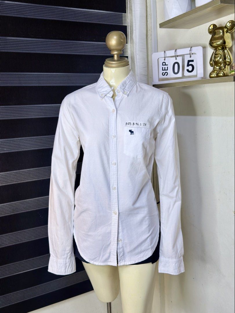 ABERCROMBIE COTTON LONGSLEEVES(A93) (Category: Longsleeves) located in Bulacan. Submitted by nicolaiscloset (Listing ID 1459813445, Image 1). Description: .