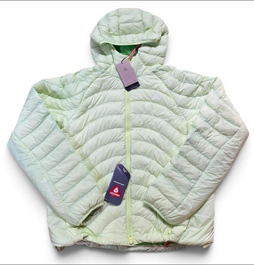 ACG Lava loft jacket (Category: Coats, Jackets and Outerwear) located in Balete. Submitted by maykee77 (Listing ID 1459744613, Image 1). Description: .