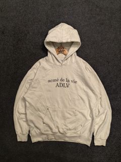 (Category: ) located in . Submitted by bsb.streetluxvintage.clothing (Listing ID 1459793048, Image 1). Description: .
