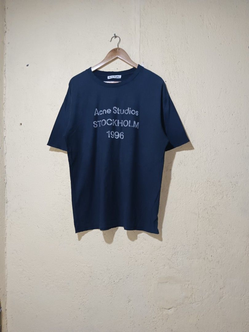 Acne Studio (Category: Activewear) located in San Pablo. Submitted by thriftyjd (Listing ID 1459822734, Image 1). Description: Dimes: L28 x W22.5 Condition/color rate: 9/10 No Issue.