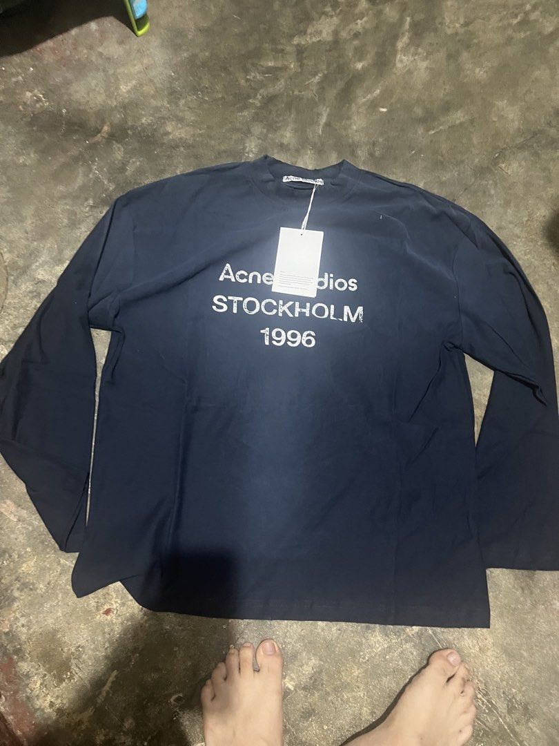 ACNE STUDIOS LONGSLEEVE (Category: Formal Shirts) located in Manila. Submitted by zedinmalik (Listing ID 1459740248, Image 2). Description: Size Medium on Hand brand new.