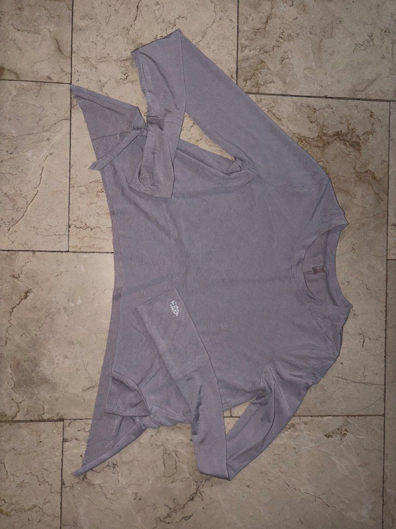 Activewear top for xs (Category: Activewear) located in Bacoor. Submitted by gailscollections (Listing ID 1459695755, Image 1). Description: .