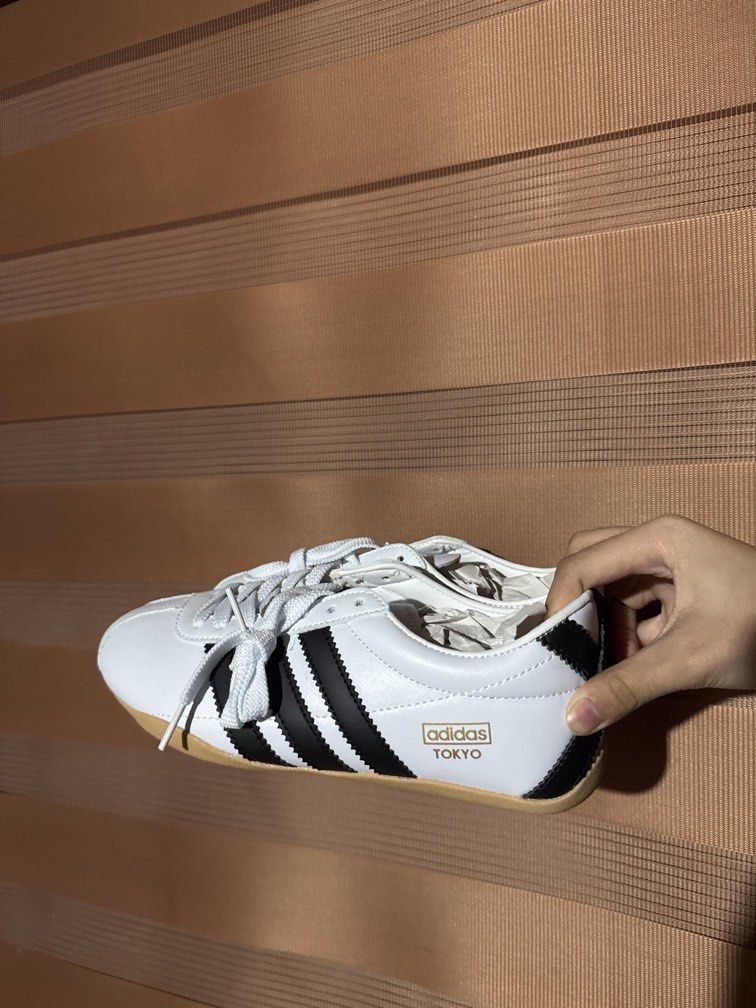 adidas shoes (Category: Sneakers) located in Quezon City. Submitted by silverls7 (Listing ID 1459832856, Image 1). Description: Class A.