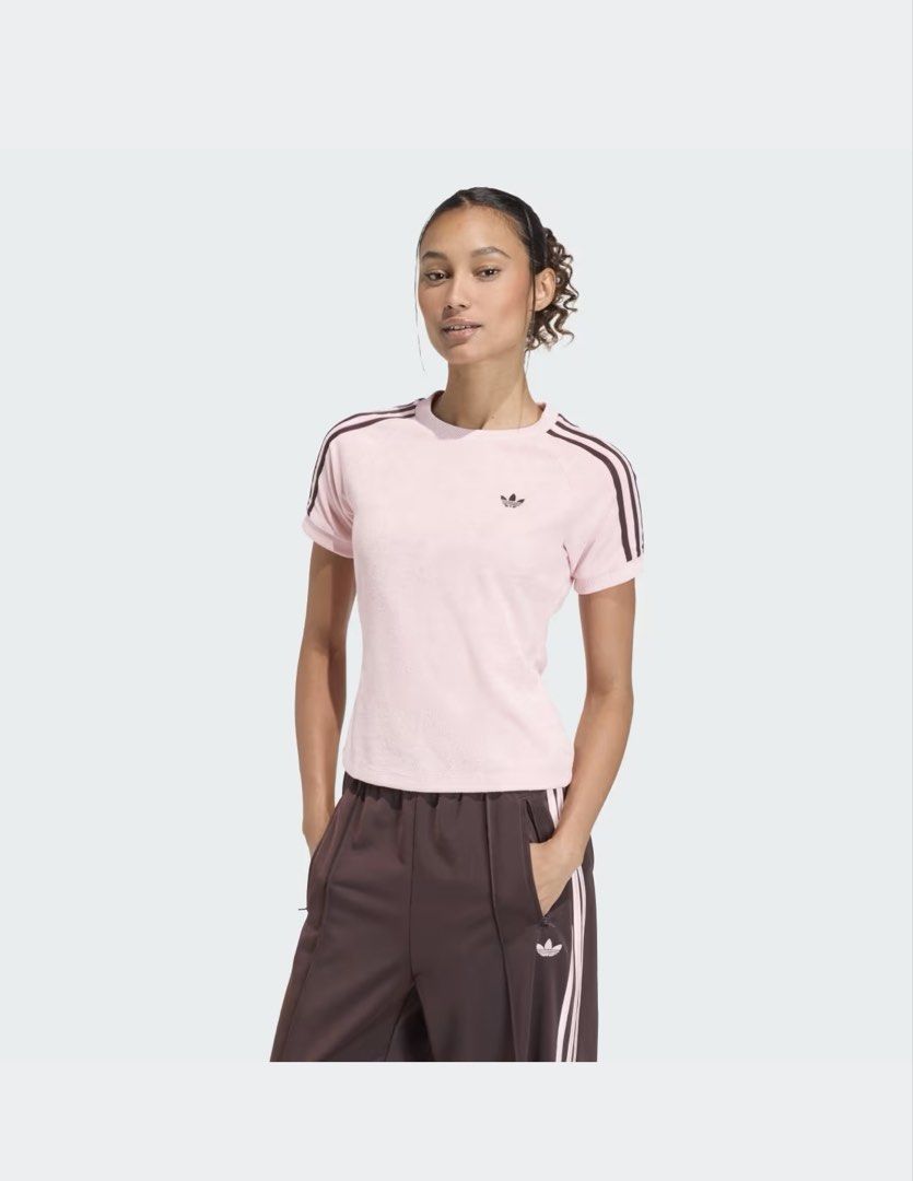 Adidas 三間毛巾料短袖Tee 粉紅色 （分類：T-shirt）位於 Hong Kong。 由 gnehch 提交（商品編號 1459729190，圖片 2）。簡介： 原價$359 買 因彈性不大覺得有少少窄 本人155cm 48kg 全新。