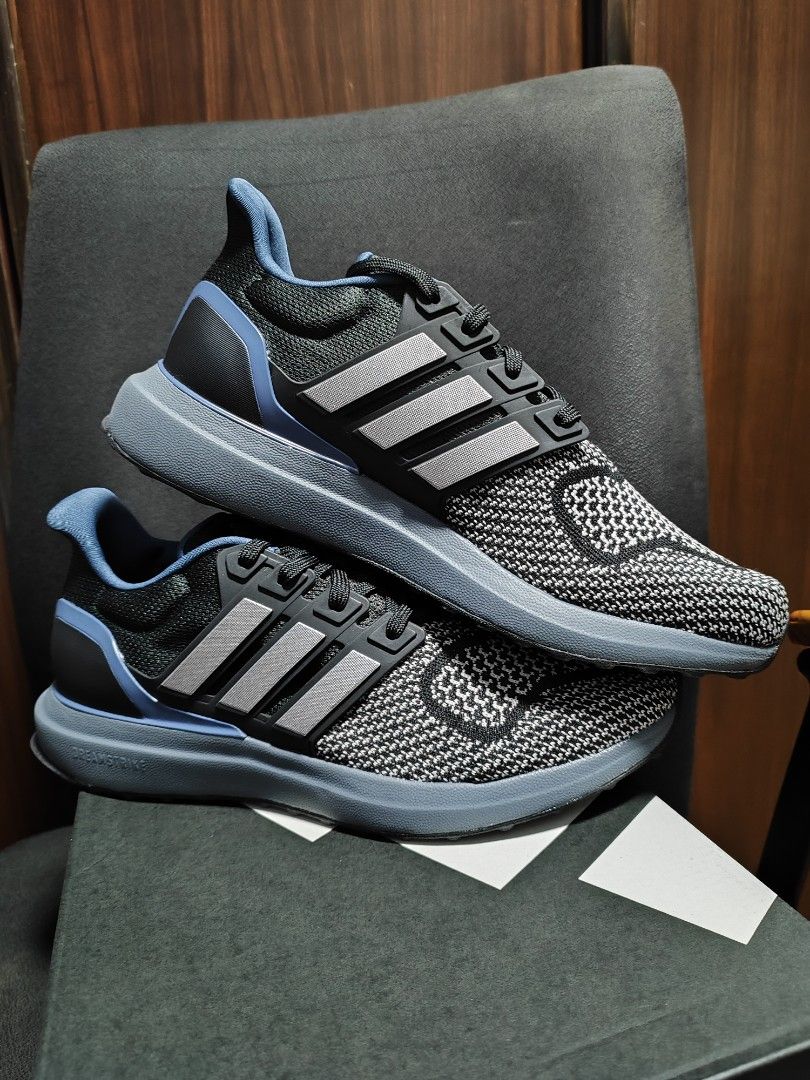 Adidas Ultradream DNA (Category: Sneakers) located in Taytay. Submitted by renz52 (Listing ID 1459884716, Image 2). Description: Adidas Ultradream DNA Metallic Silver/Grey Brand New with box Authentic Size 10 US SRP: Php 5500 Selling Price: Php 1800 + SF Available for delivery or pick-up Location: Taytay, Rizal Everyday lifestyle shoes rooted in running. The adidas Ultradream DNA shoes are all about combining casual style with sporty features. In