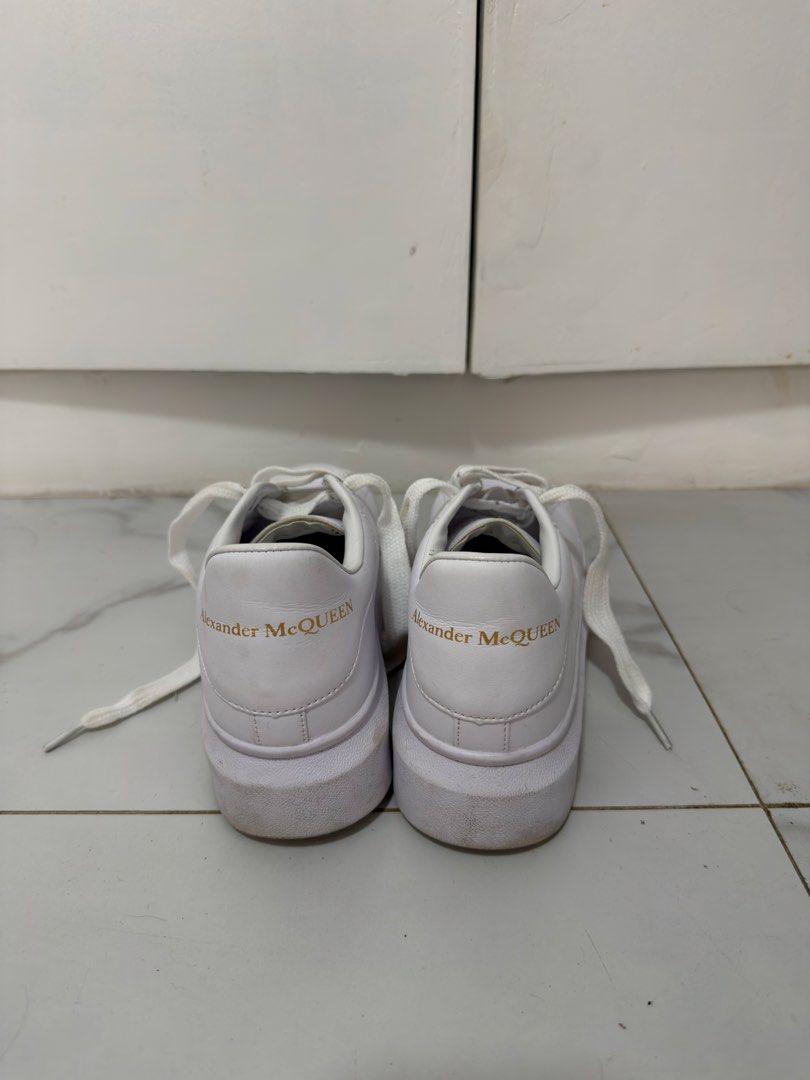 Alexander McQueen Shoes (Category: Sneakers) located in Manila. Submitted by declutters.wrdrb (Listing ID 1459796574, Image 3). Description: .