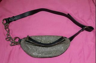 (Category: ) located in . Submitted by kr_bowtique (Listing ID 1459787618, Image 1). Description: .