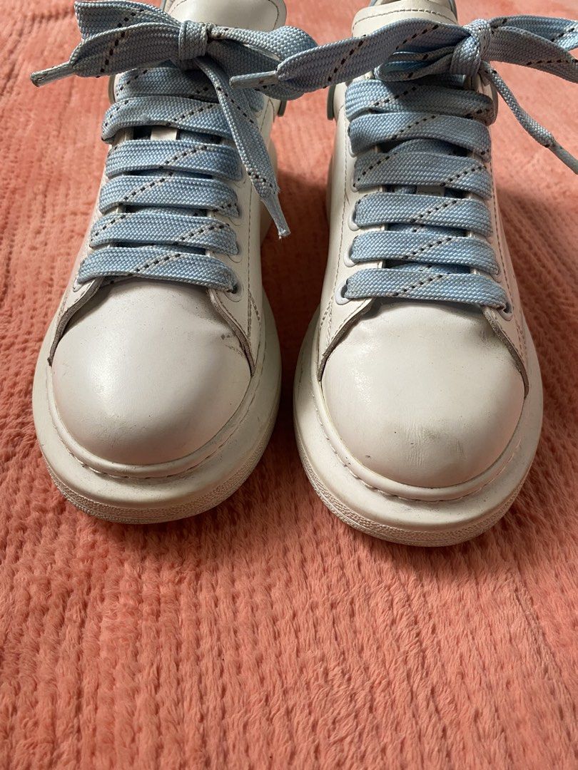 AlexanderMcQueen (Category: Sneakers) located in Quezon City. Submitted by yoshitandie (Listing ID 1459697639, Image 3). Description: AlexanderMcQueen “sky blue Coco fashion❗️ -Size 38 -Flaws sa loob the rest good -bawal sa maselan -Good condition All details posted.