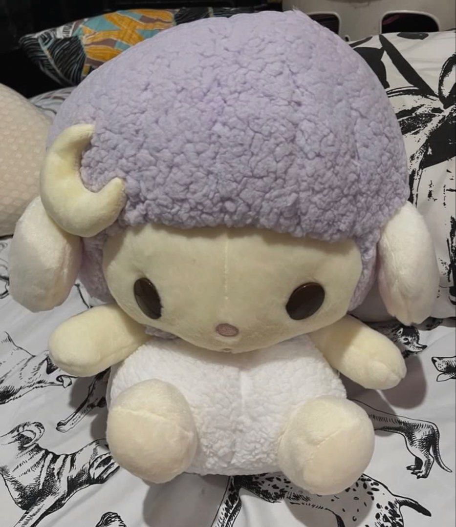 AMUFUN SHEEP PURPLE MOON (Category: Designer & Blind Box Toys) located in Paranaque City. Submitted by bonsaiart (Listing ID 1459701577, Image 2). Description: Brandnew Huggable 1250+sf Payment via GCASH or paymaya No to meetup No to cop / cod Shipping via j&t only.