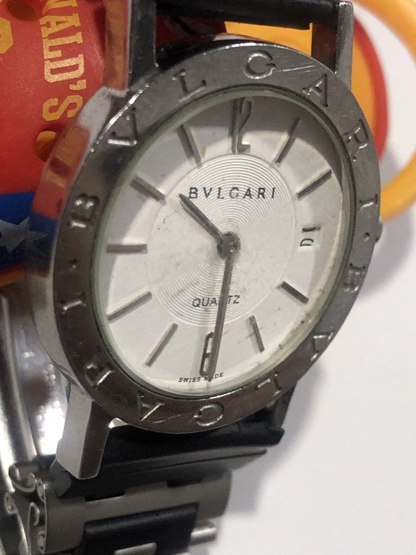 Analog White Dial Watch (Category: Women's Watches) located in Imus. Submitted by verjel-31076 (Listing ID 1459842824, Image 2). Description: working 2 hands 32 mm.