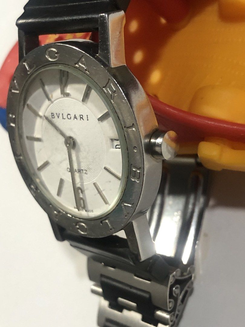 Analog White Dial Watch (Category: Women's Watches) located in Imus. Submitted by verjel-31076 (Listing ID 1459842824, Image 3). Description: working 2 hands 32 mm.