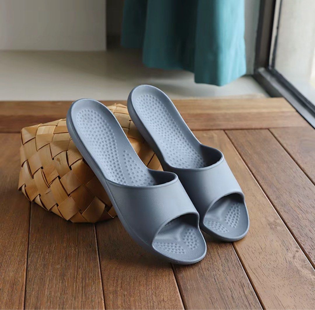 ANIMM Flow Comfy Slides - Lightweight & Waterproof (Category: Slippers and slides) located in Caloocan City. Submitted by hardestea2026 (Listing ID 1459721033, Image 2). Description: - Super comfy ANIMM slides - Lightweight and flexible for easy movement - Cushioned sole for all-day comfort - Waterproof and splash-proof - Ideal for home use or quick errands - Available colors: beige, white, green, grey.
