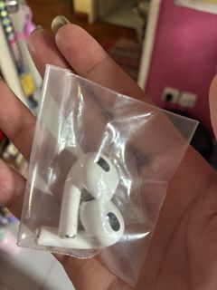 (Category: ) located in . Submitted by ozairaaa (Listing ID 1459738694, Image 1). Description: .