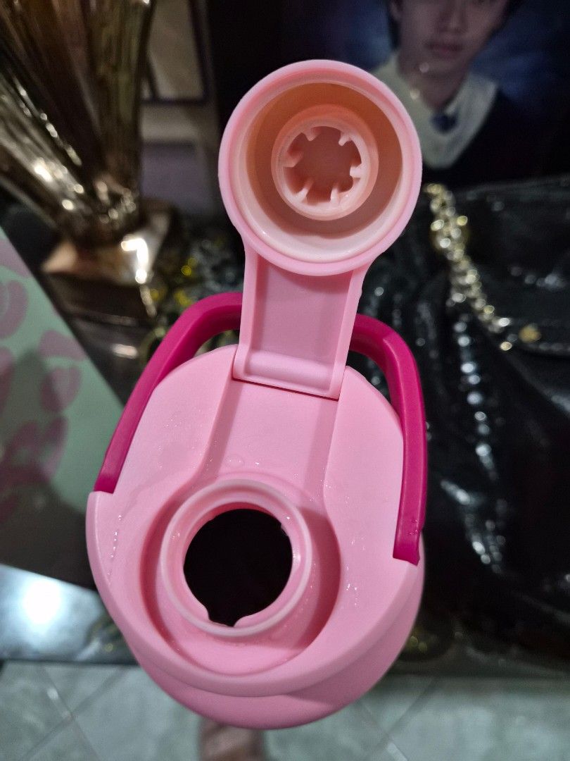 Aquaflask color wave 40ml (Category: Water Bottles & Tumblers) located in Pasig City. Submitted by periwinklepeach (Listing ID 1459778379, Image 3). Description: with box rfs need funds new model of aquaflask.