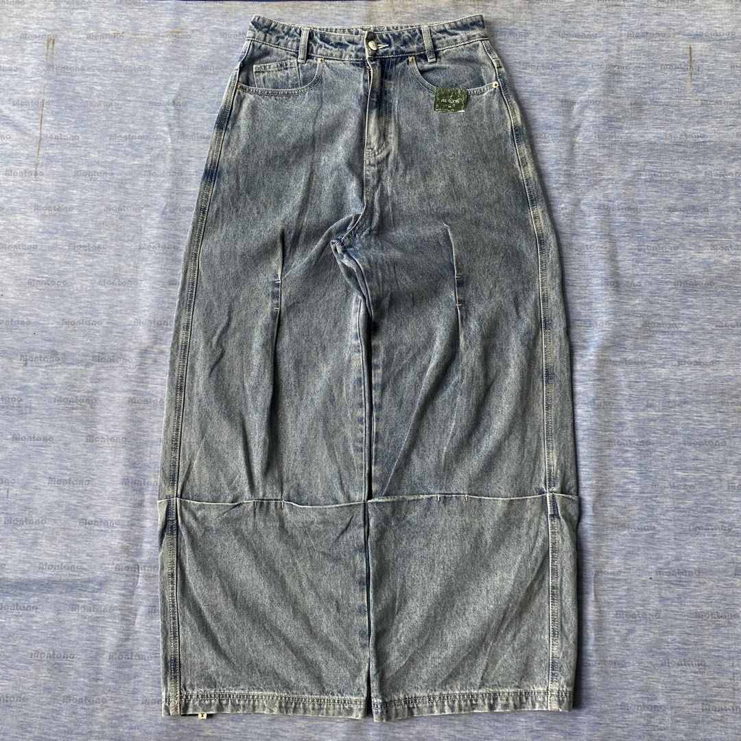 ARCROOK BAGGY PANTS (Category: Jeans) located in Angeles City. Submitted by stephen52790 (Listing ID 1459782037, Image 1). Description: 🟥ARCROOK BAGGY PANTS (INCH) Waist: 29 Length: 41 Thigh: 13 Leg opening: 11 •Good/Excellent condition •Hard denim •Issue: Minimal stain need wash only Price: 400PHP.