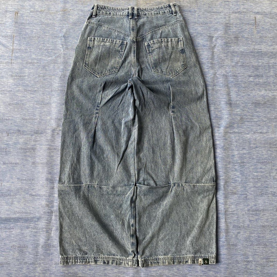 ARCROOK BAGGY PANTS (Category: Jeans) located in Angeles City. Submitted by stephen52790 (Listing ID 1459782037, Image 2). Description: 🟥ARCROOK BAGGY PANTS (INCH) Waist: 29 Length: 41 Thigh: 13 Leg opening: 11 •Good/Excellent condition •Hard denim •Issue: Minimal stain need wash only Price: 400PHP.