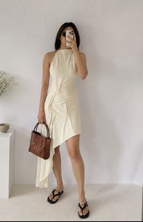 (Category: ) located in . Submitted by wearhousebyhya (Listing ID 1459869597, Image 1). Description: .