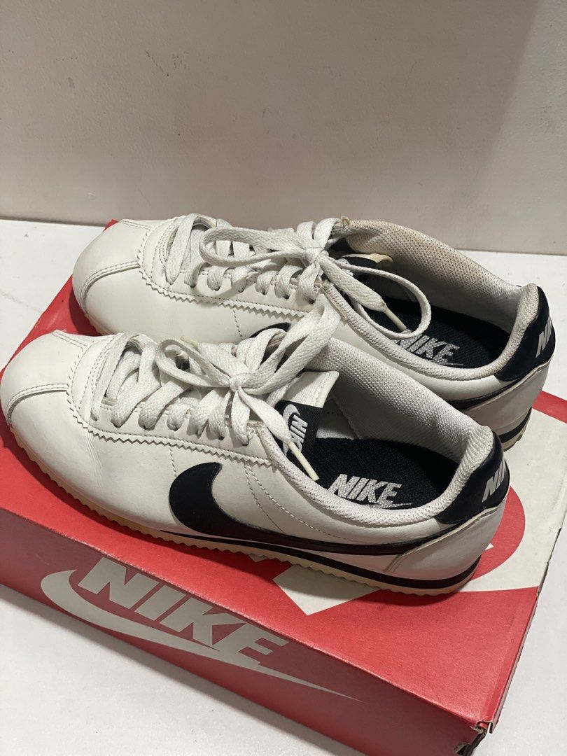 [AUTH] Nike — Cortez Leather Black/White (Category: Sneakers) located in Quezon City. Submitted by _panceke (Listing ID 1459808187, Image 3). Description: > Authentic > fits Womens 7 to 8 kasya > UK 5 - EUR 38.5 - 24.5 CM > No major issues, just minimal signs of usage > comes with box and can pass as new ngl rfs: decluttering .