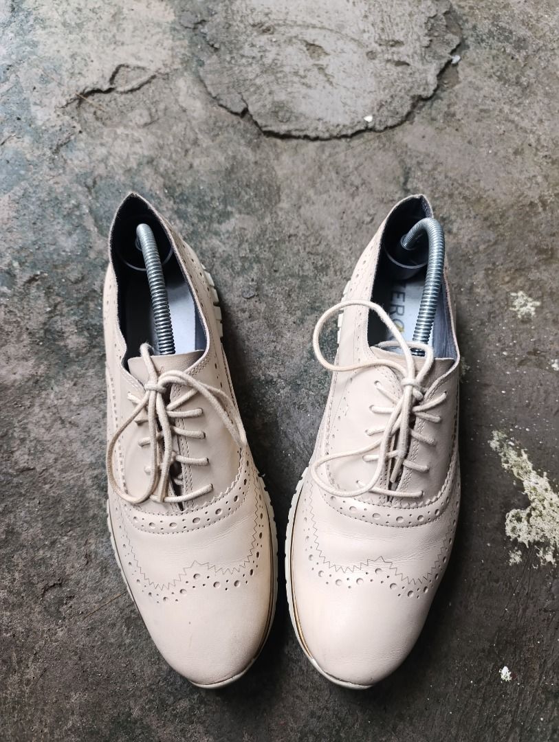 Authentic Cole Haan Zerogrand Shoe (Category: Sneakers) located in Bulacan. Submitted by koritoo (Listing ID 1459725354, Image 3). Description: Authentic Cole Haan Zerogrand Shoe Good condition, last pic minor issue USA: 9 UK: 6.5 CM: 26 cm EUR 39.5.