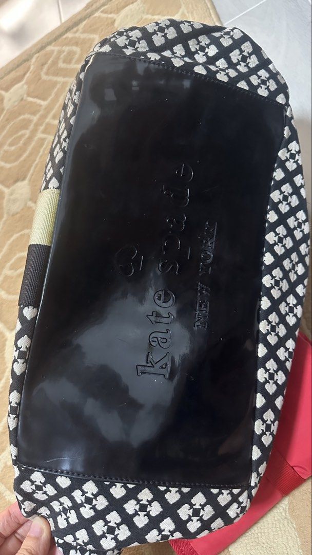 Authentic Kate Spade Baby Bag (Category: Luxury Bags & Wallets) located in Las Pinas. Submitted by marshmallowmax (Listing ID 1459725215, Image 2). Description: Minimal signs of usage. No rips or tear.