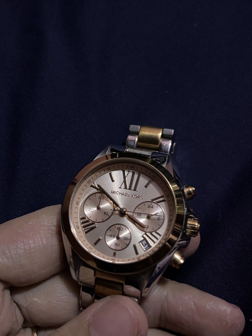 Authentic Michael Kors MK-5799 Mini Two Ztone Bradshaw (Category: Women's Watches) located in Manila. Submitted by canotiffan20444 (Listing ID 1459754251, Image 3). Description: No box included since this was bought years ago na (pandemic pa ata). Never been abused. Nagamit once lang, tapos natambak na kasi hindi ko bet yung color. Issue: need lang ipa-replace yung battery..