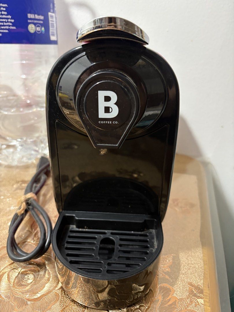 B Coffee Co Nespresso Machine (Category: Coffee Machines & Makers) located in Pasig City. Submitted by the_famous_goodies (Listing ID 1459863557, Image 3). Description: .