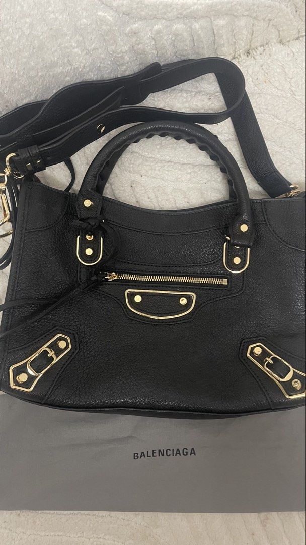 Balenci@ga City Edge (Category: Luxury Bags & Wallets) located in Paranaque City. Submitted by mars_eshoppe (Listing ID 1459722224, Image 1). Description: Small size.