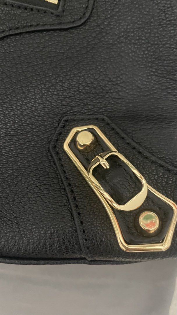 Balenci@ga City Edge (Category: Luxury Bags & Wallets) located in Paranaque City. Submitted by mars_eshoppe (Listing ID 1459722224, Image 2). Description: Small size.