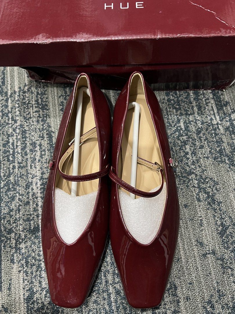 BALLERINA SHOES / SANDALS (Category: Flats & Sandals) located in Manila. Submitted by cjtin27 (Listing ID 1459780072, Image 2). Description: Used once Size 37 (23-23.5cm) Materials: Premium patent leather Insole: ergonomic soft cusion.