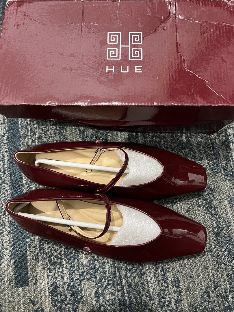 BALLERINA SHOES / SANDALS (Category: Flats & Sandals) located in Manila. Submitted by cjtin27 (Listing ID 1459780072, Image 1). Description: Used once Size 37 (23-23.5cm) Materials: Premium patent leather Insole: ergonomic soft cusion.