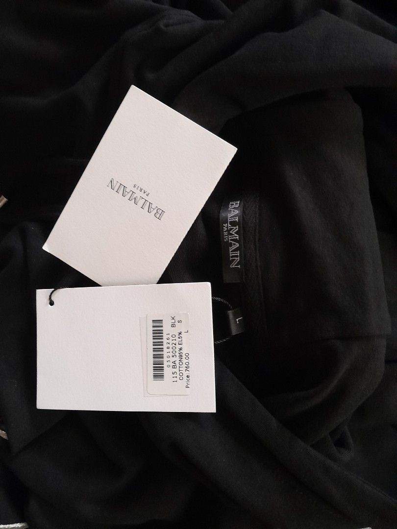 Balmain hoodie black large/xl (Category: Coats, Jackets and Outerwear) located in Quezon City. Submitted by tchalamett (Listing ID 1459807475, Image 2). Description: balmain hoodie black large & xl authentic from u.k. brandnew with tag in. - width in. - lenght.