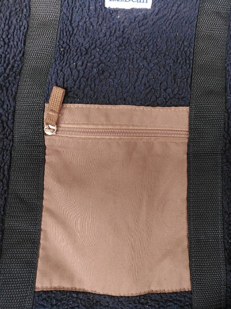Bean (Category: Belt bags, Clutches and Pouches) located in General Santos City (Dadiangas). Submitted by evolveorrepeat (Listing ID 1459720706, Image 3). Description: L.L. Bean fleece tote bag In pristine condition Japan surplus Details posted Dm to purchase! Loc: general santos city,sot cot.mindanao 9500.
