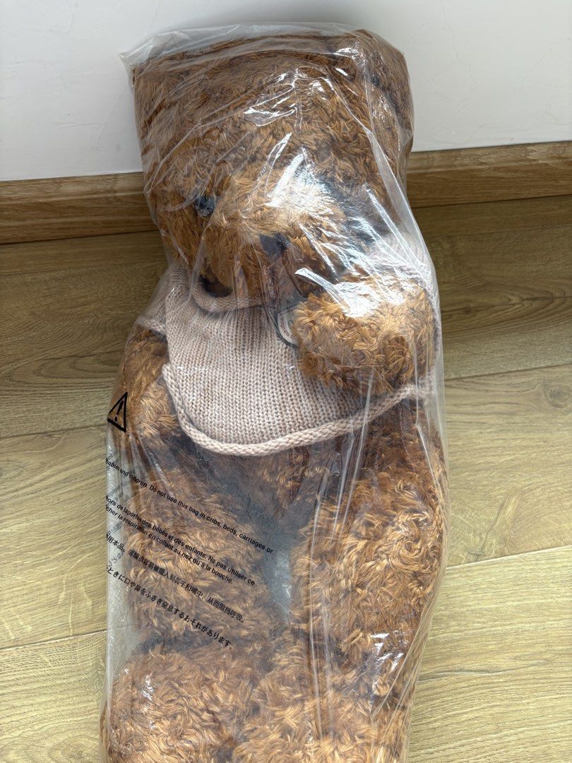 Bear stufftoy (Category: Plushies & Soft Toys) located in Taguig. Submitted by melescolar (Listing ID 1459746266, Image 1). Description: .