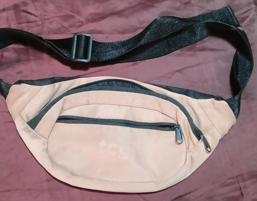 Pre-loved PENSHOPPE BELT BAG (Category: Cross-body Bags) located in Caloocan City. Submitted by foncimigz (Listing ID 1459834976, Image 1). Description: BELT BAG .