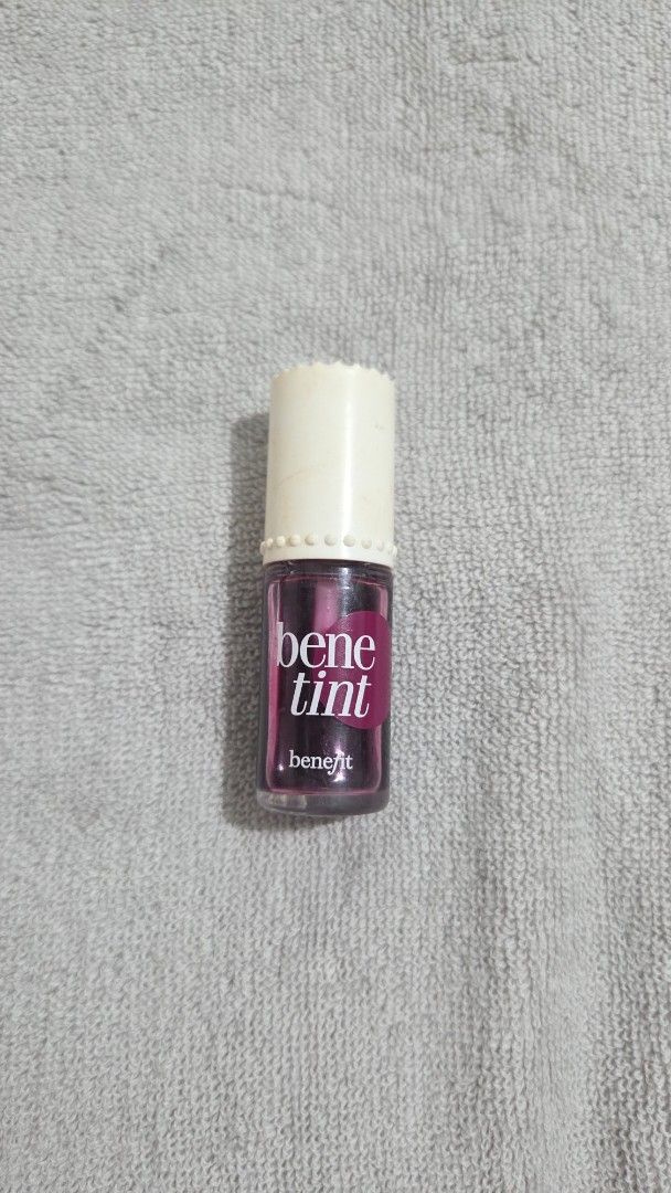 Benefit Benetint Lip & Cheek Stain (Category: Makeup) located in Taguig. Submitted by tipidd (Listing ID 1459737022, Image 1). Description: - Benefit Benetint Mini (6ml) - Raspberry-tinted lip & cheek stain - Creates a natural, healthy flush - Easy to apply and blend - Highly concentrated formula - a little goes a long way!.
