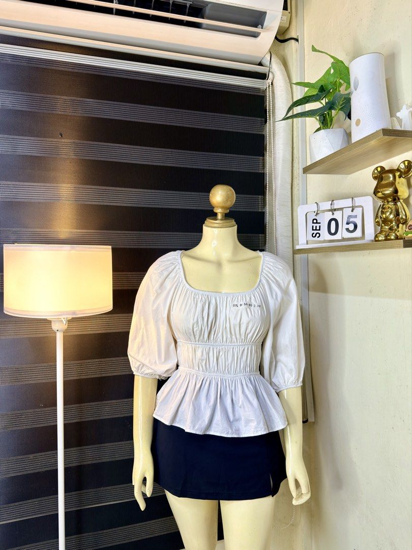 BERSHKA PEPLUM PUFF TOP (A18) (Category: Blouses) located in Bulacan. Submitted by nicolaiscloset (Listing ID 1459739751, Image 3). Description: .