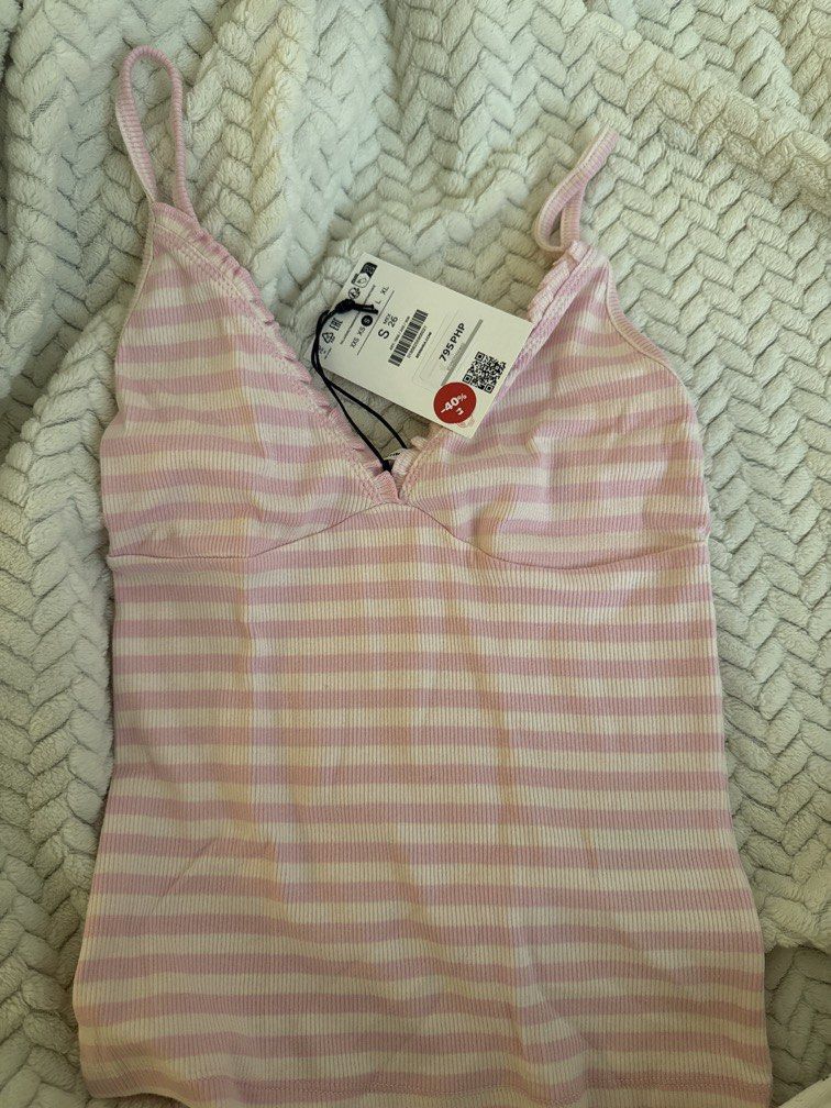 bershka pink stripes tank top (Category: Others Tops) located in Manila. Submitted by flouriesie_ (Listing ID 1459751053, Image 2). Description: bought it for 795 (still on tag) didnt get to try it on in store and when i did at home, it didn’t fit me well! cute design mop: gcash only🤍.