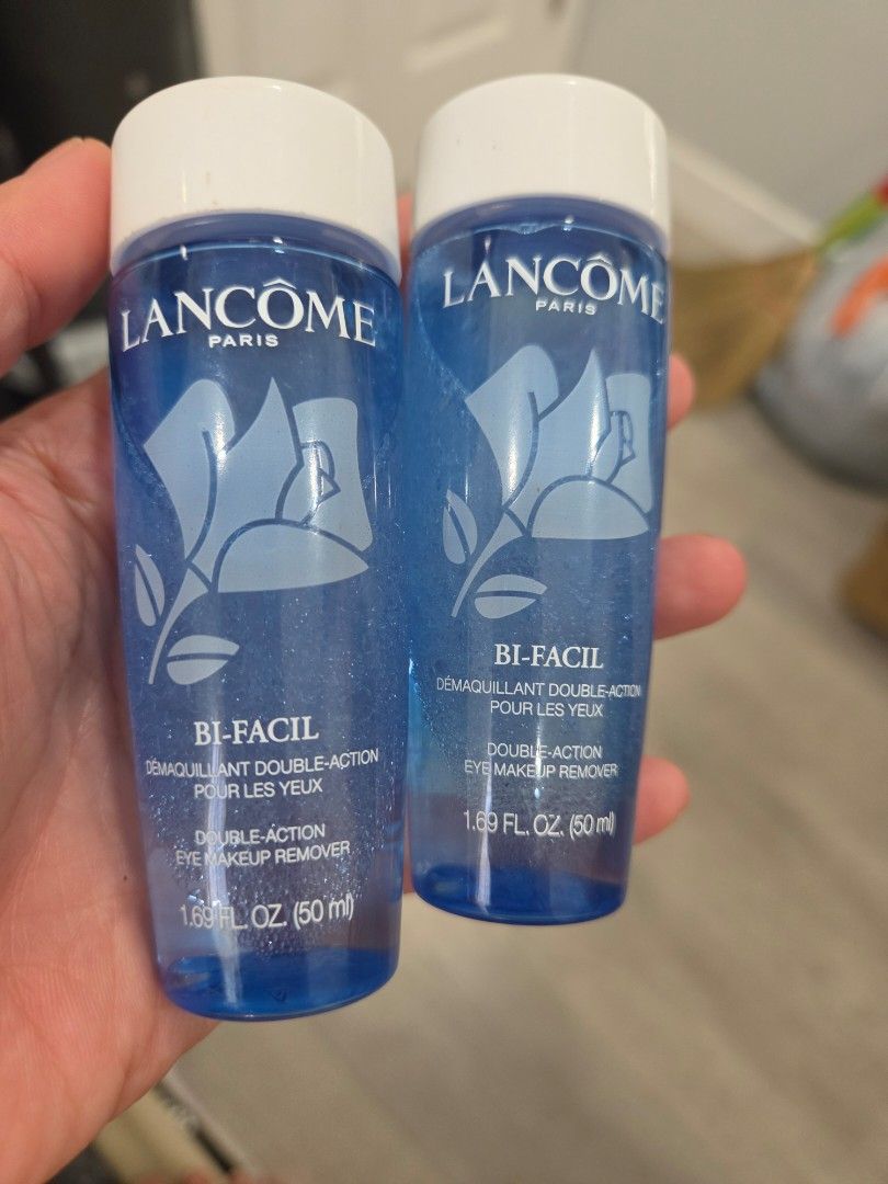Bi-Facil Double Action Eye Makeup Remover 2pcs (Category: Makeup) located in Paranaque City. Submitted by pinklove28 (Listing ID 1459895149, Image 1). Description: Bi-Facil Double Action Eye Makeup Remover 2pcs 50ml each.