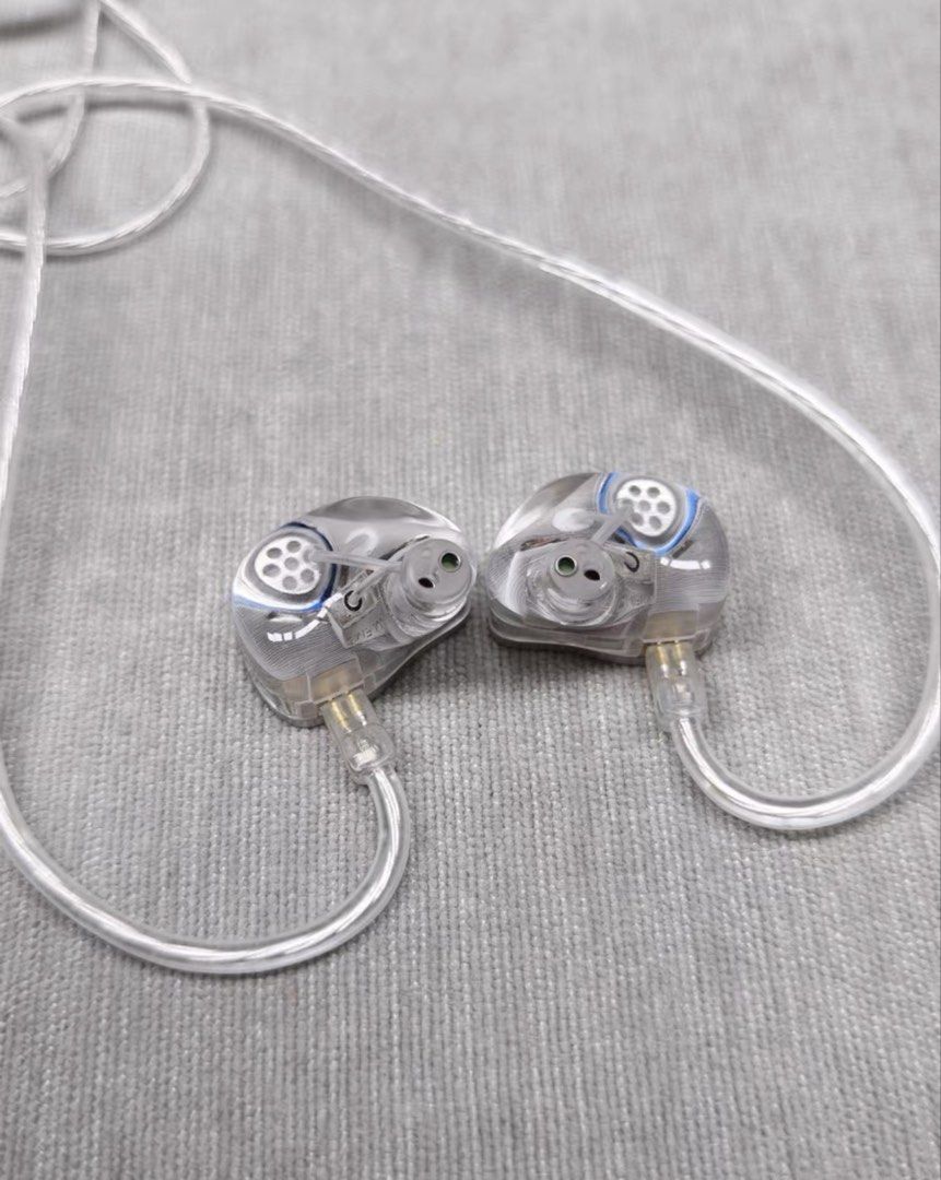 Binary EP321 (Category: Earphones) located in Singapore. Submitted by easonmusic7 (Listing ID 1459844285, Image 3). Description: Like New Full Set .