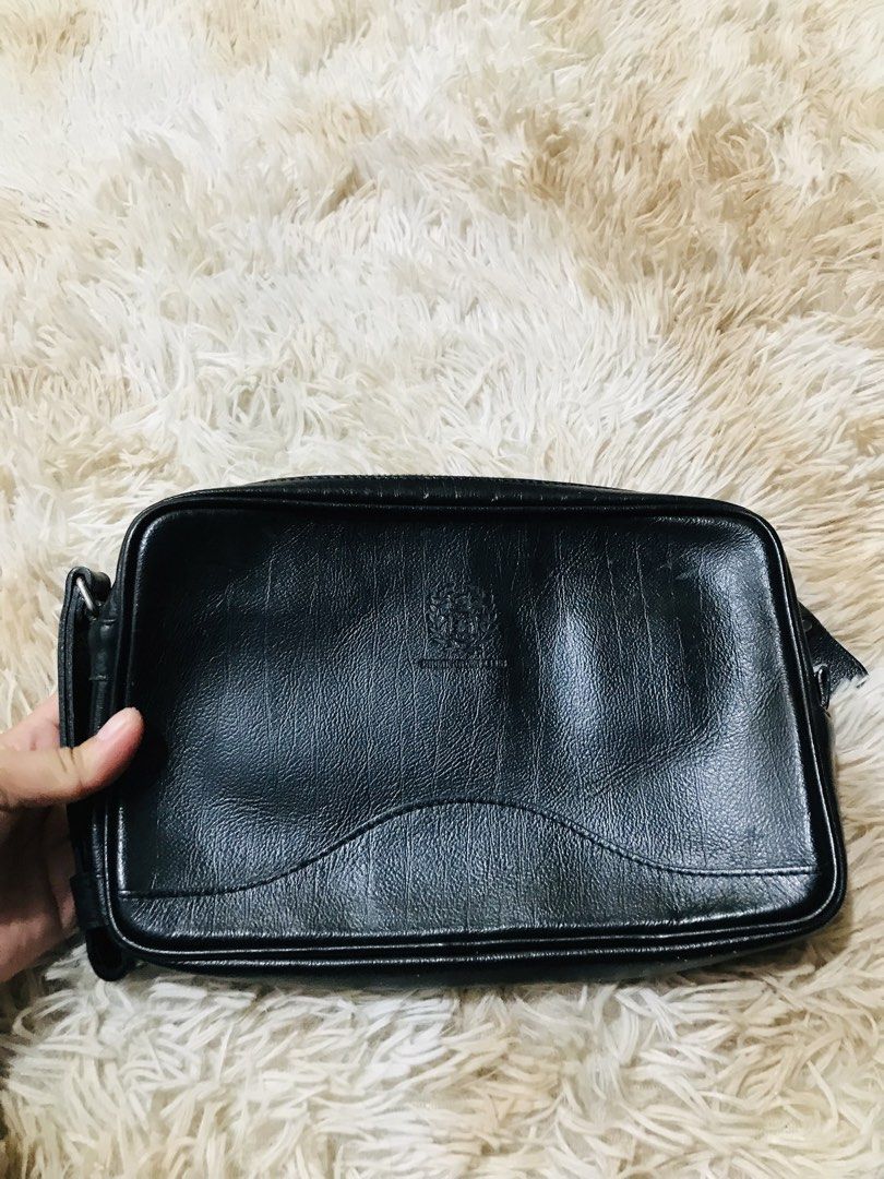 BIRMINGHAM GENUINE LEATHER CLUTCH (Category: Belt bags, Clutches and Pouches) located in Gamu. Submitted by 2022bagsbunny (Listing ID 1459719449, Image 2). Description: .