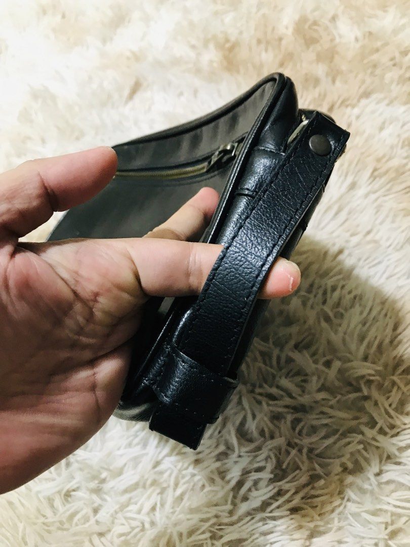BIRMINGHAM GENUINE LEATHER CLUTCH (Category: Belt bags, Clutches and Pouches) located in Gamu. Submitted by 2022bagsbunny (Listing ID 1459719449, Image 3). Description: .